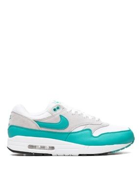 NWOB Nike White Teal Air Max Low-Top Sneaker Women’s. Size 8.5
